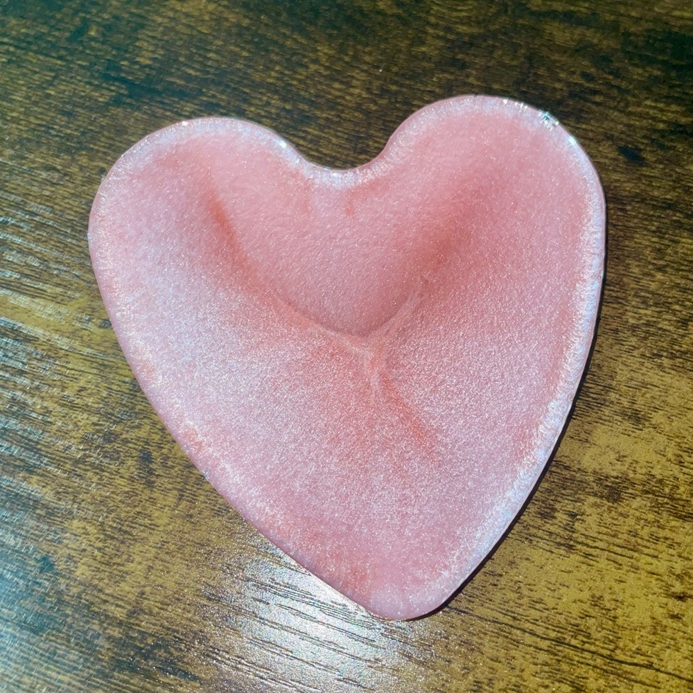 Handmade Pink Heart Coaster or Trinket Dish epoxy resin - Picture 4 of 6